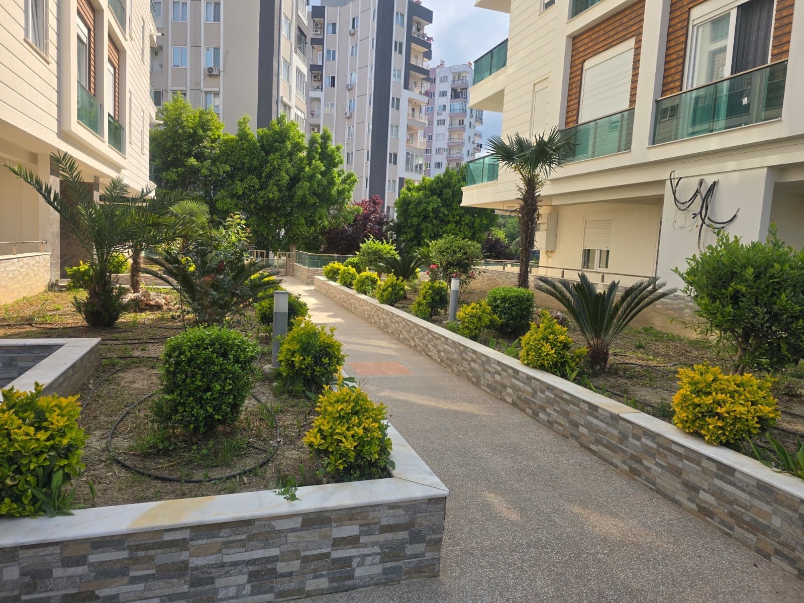 Bilgeden Konyaaltı Sarısu'da Doğalgazlı Lüks 1+1 Satılık Daire